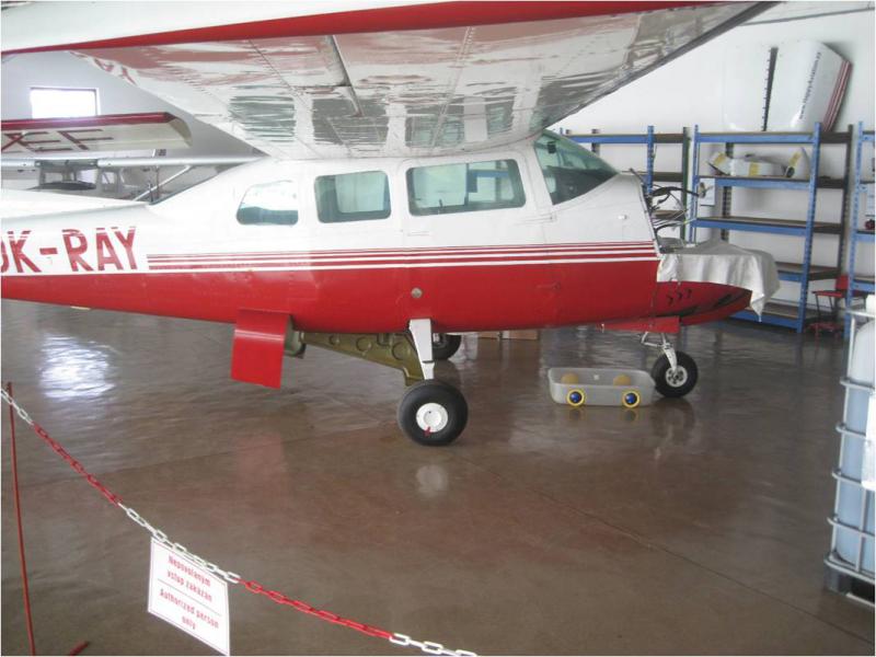 Cessna T 210 bez motoru